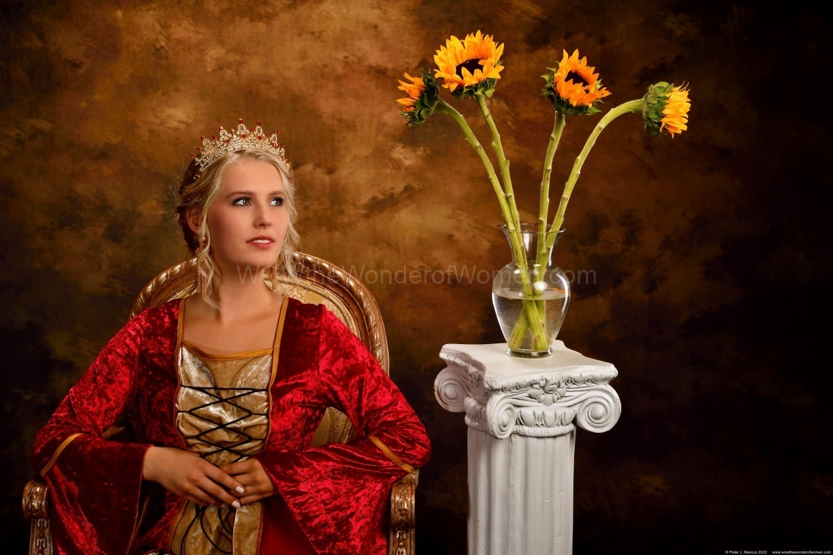Tabethat-Marie-as-a-sitting-medieval-Rennaisance-lady-theme-photography